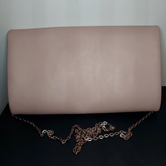 Le Chateau purse, cross body - Picture 2 of 3